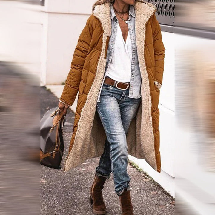 Clara | Winterjas dames lang met capuchon – Teddyvoering & gewatteerd design