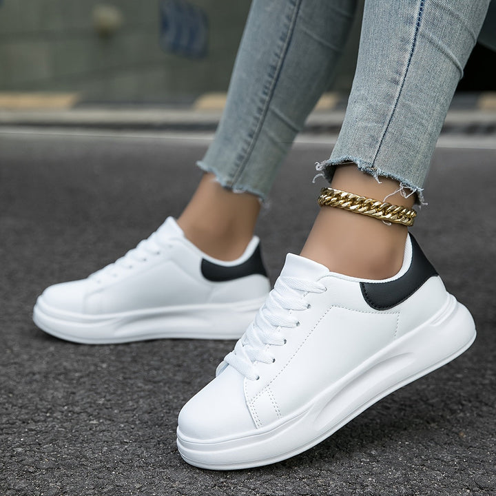 Witte dames sneakers met ondersteuning en demping – voor een comfortabele en actieve dag