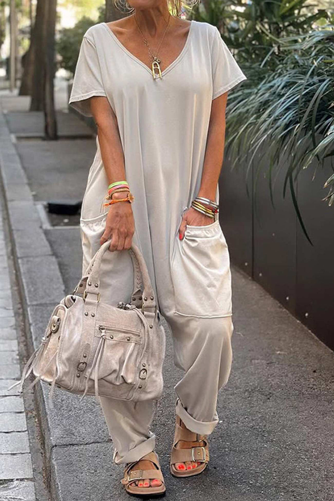 Sien – Baggy Jumpsuit met V-Hals en Zakken
