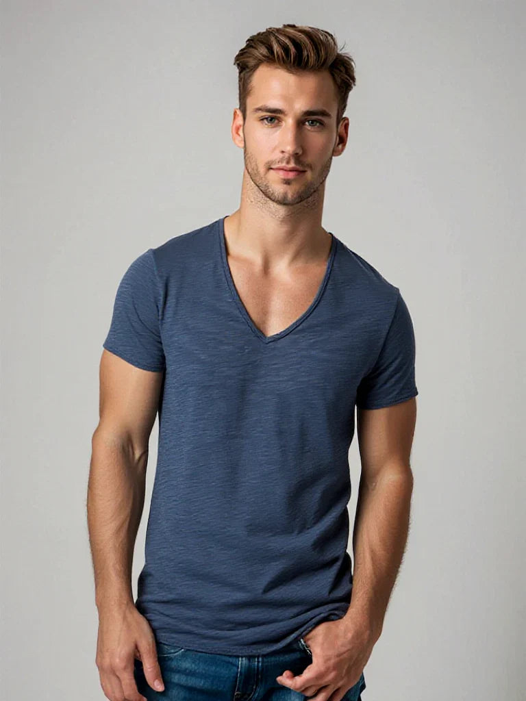 Luca | Lichtgewicht ademend katoenen zomershirt voor heren met moderne V-hals