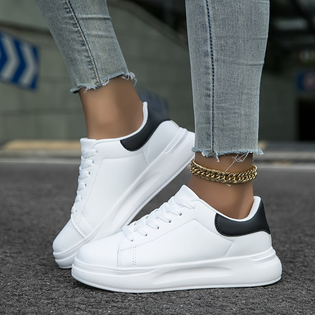 Witte dames sneakers met ondersteuning en demping – voor een comfortabele en actieve dag