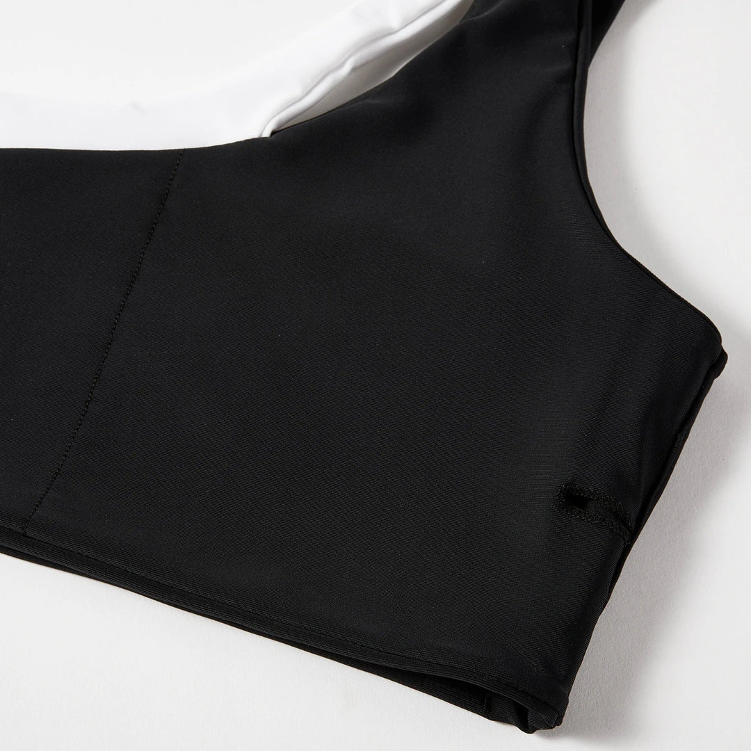 Off-shoulder bikiniset met hoge taille en bandagedetails – speels, stijlvol en flatterend