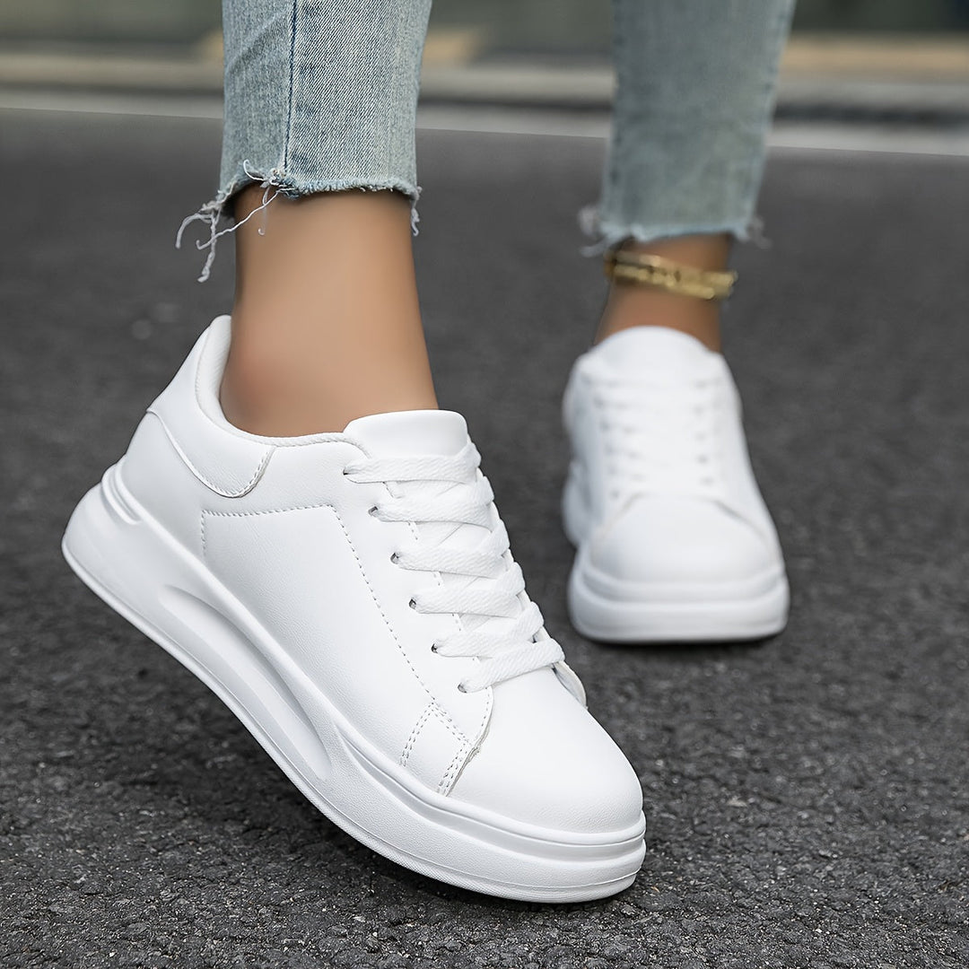 Witte dames sneakers met ondersteuning en demping – voor een comfortabele en actieve dag