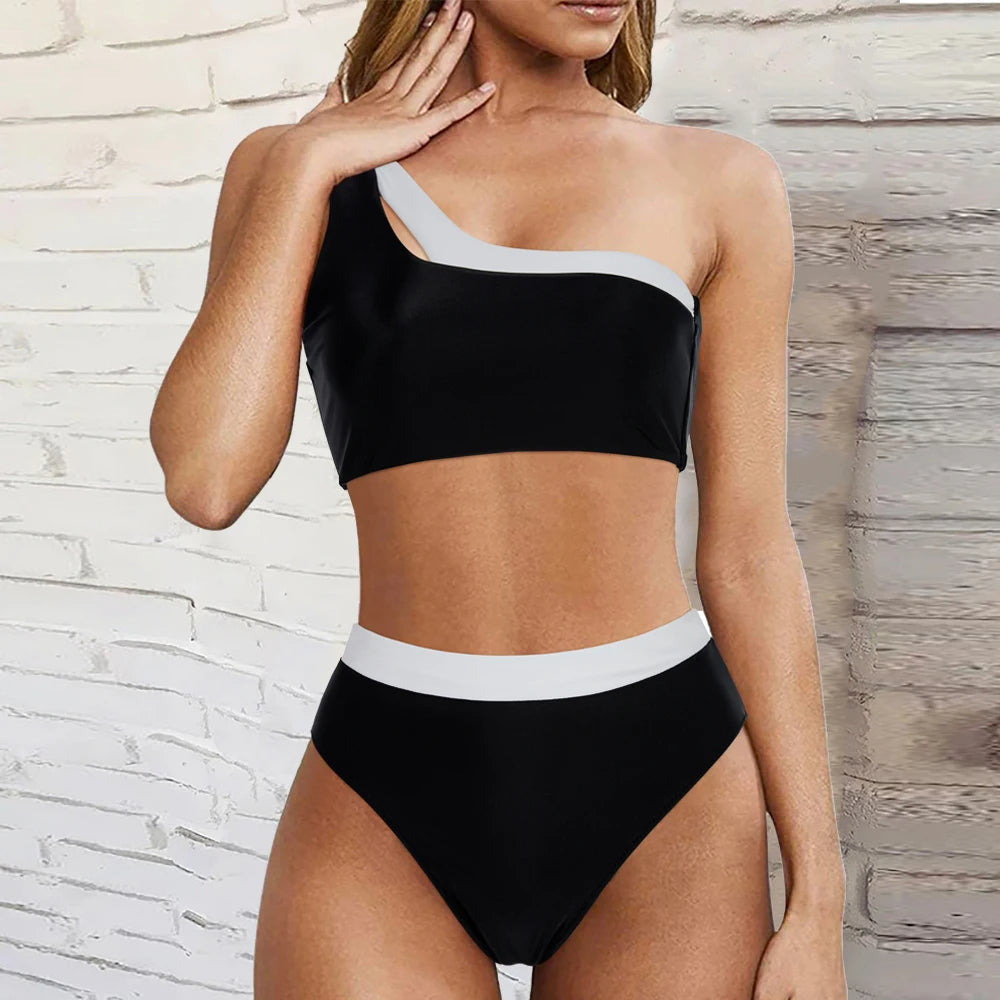 Off-shoulder bikiniset met hoge taille en bandagedetails – speels, stijlvol en flatterend