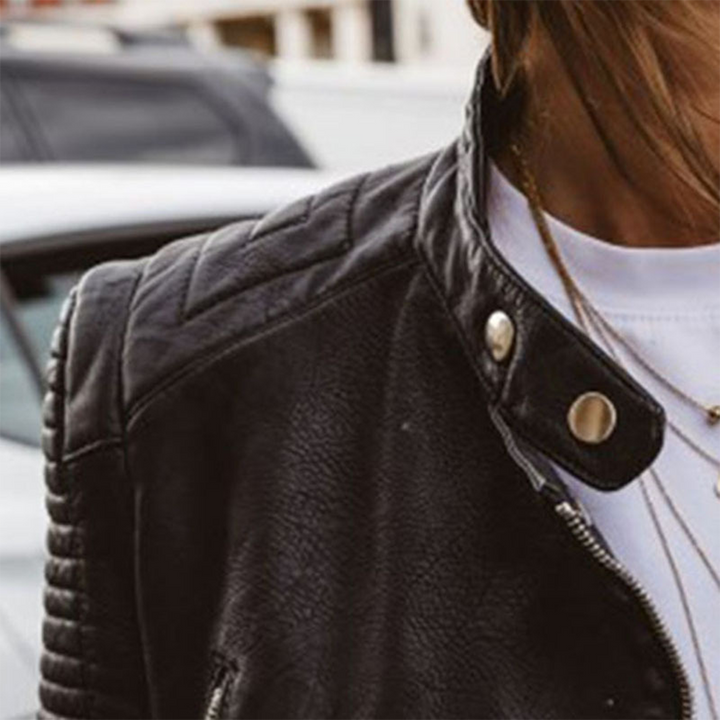 Avalon | Getailleerd lichtgewicht polyester herfstjack voor dames met bikerdetails en asymmetrische ritssluiting