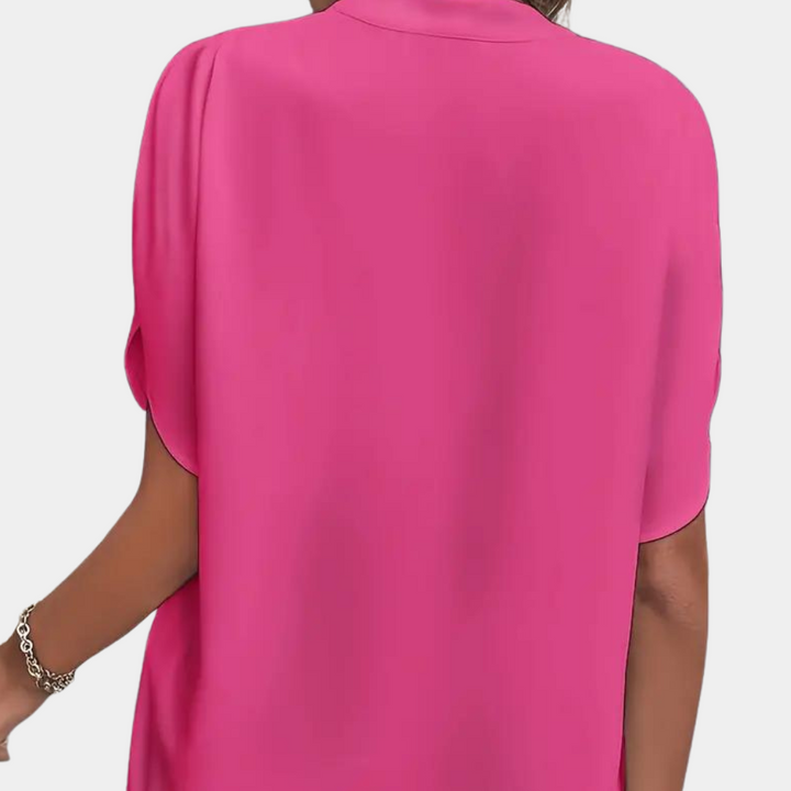 Effen damesblouse met V-hals en korte mouwen – stijlvol, luchtig en veelzijdig