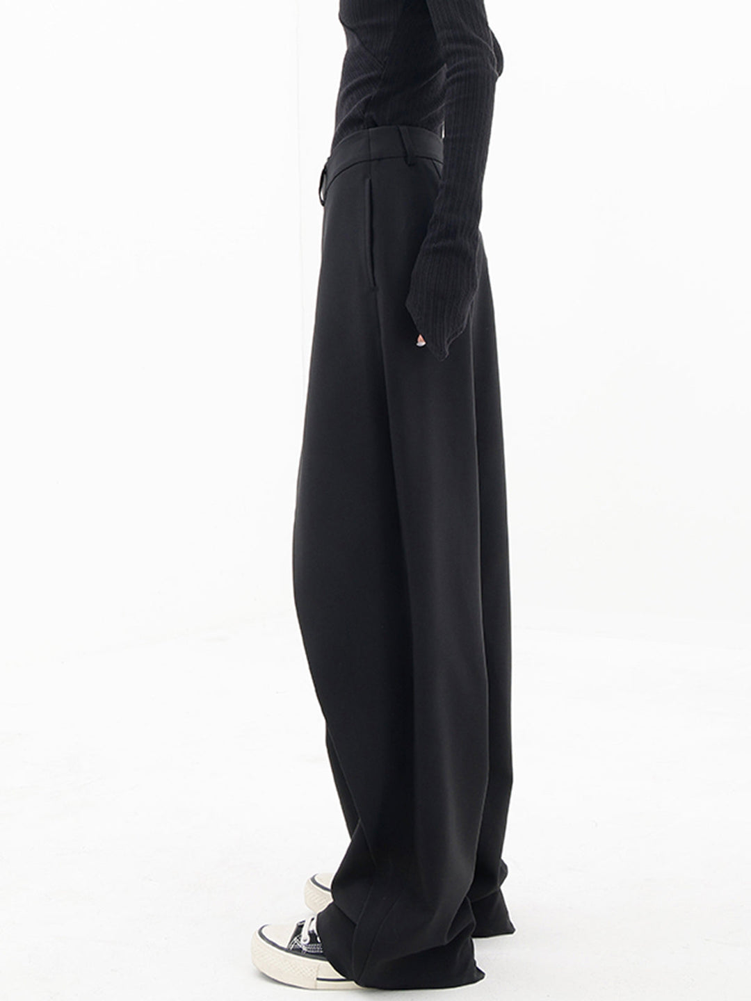 Klassieke Wijde Pantalon met Asymmetrische Laag en Knopen