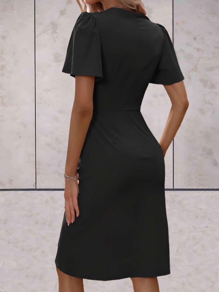 Alina - Chique Slim Fit Jurk met Zwierige Mouwen