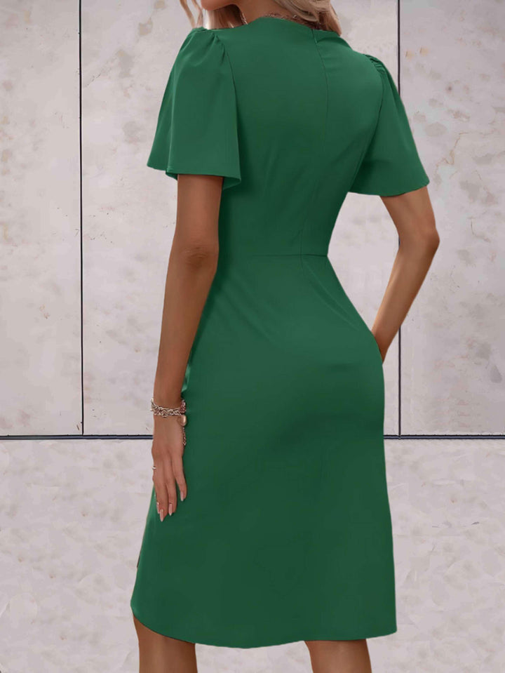 Alina - Chique Slim Fit Jurk met Zwierige Mouwen