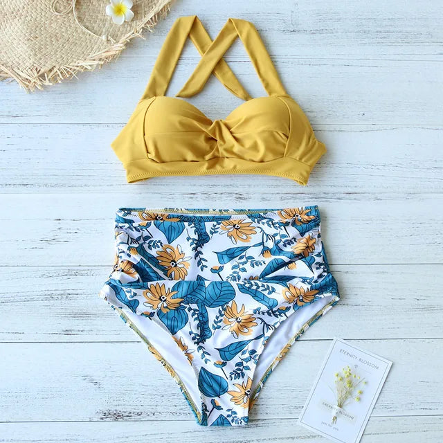 Bikiniset met hoge taille en ondersteunende top – flatterend en elegant voor elke vorm