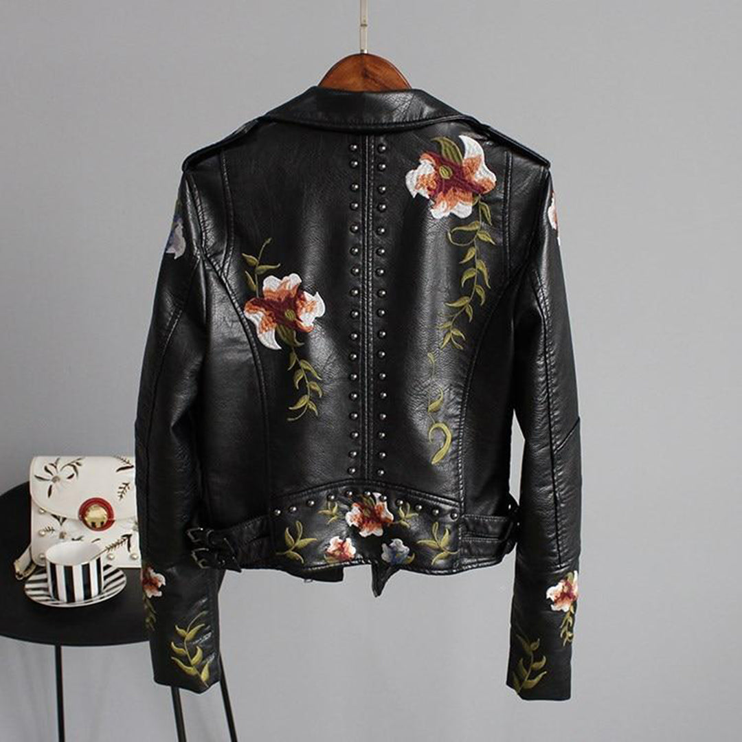 Élise | Geborduurd PU leren herfst bikerjack voor dames met studs en bloemenaccenten