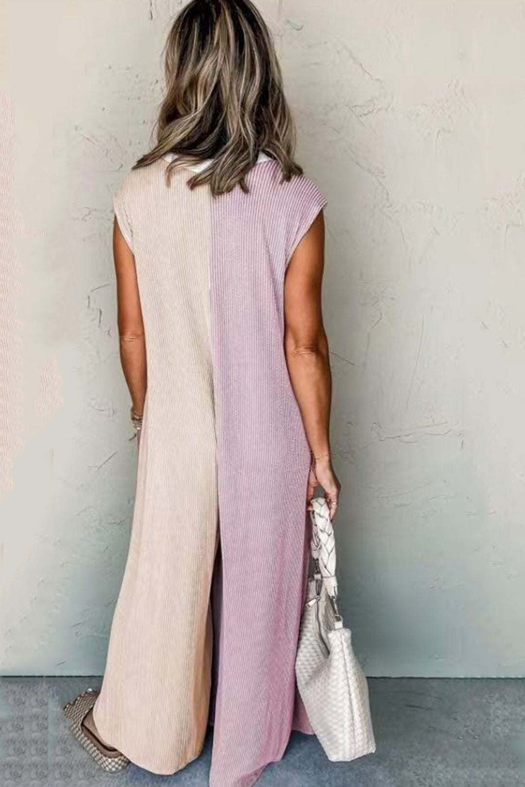 Lara – Mouwloze Jumpsuit met Contrastkleur en Wijde Pijpen
