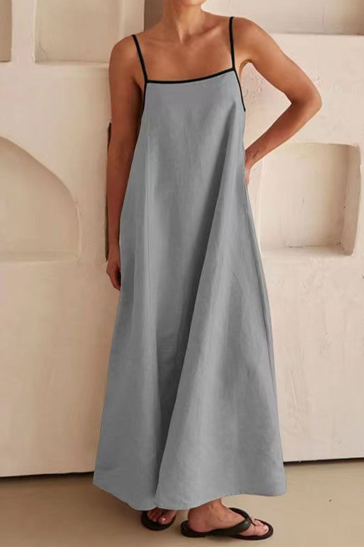 Nikki – Contrasterende Midi Jurk met Bandjes en Open Rug