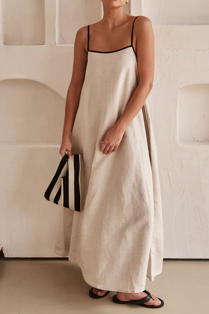 Nikki – Contrasterende Midi Jurk met Bandjes en Open Rug
