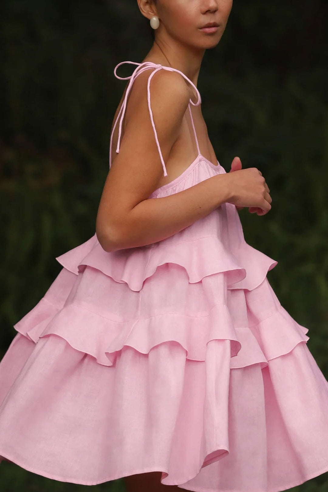 Linde – Katoenen Babydoll-jurk met Strikbandjes en Gelaagde Rok