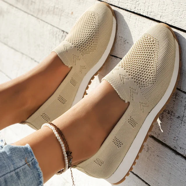 Comfort instappers met slip-on design – stijlvol, dempend en moeiteloos draagbaar