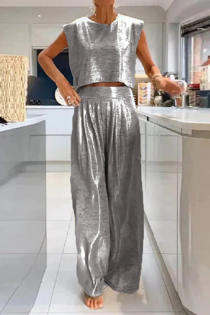 Loïs – Glanzende Set met Crop Top en Wijde Broek