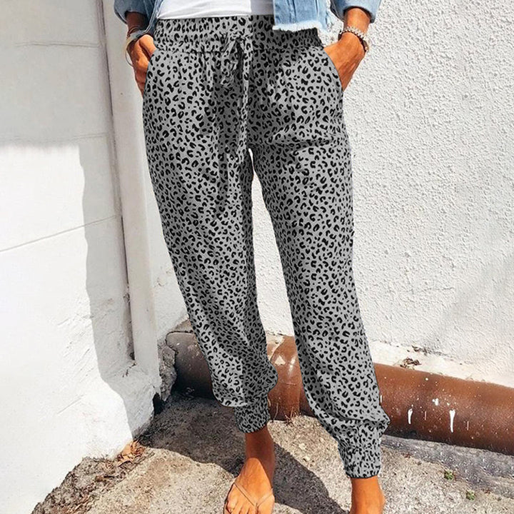 Modieuze en comfortabele damesbroek met leopardprint – stijlvol en relaxed voor elke dag