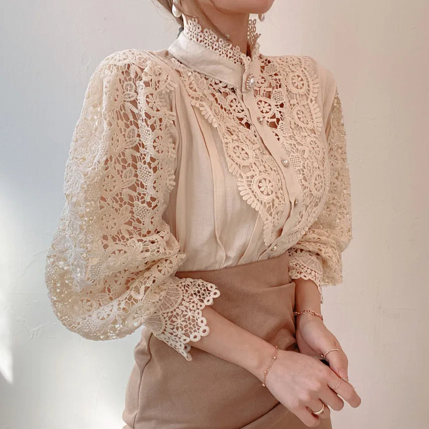 Alina Dames Kantblouse – Vintage-elegante blouse met holle mouwen en kraag