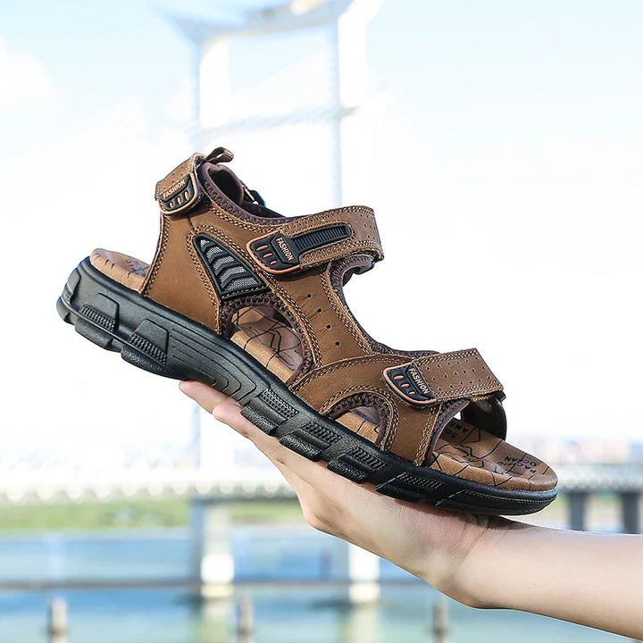 Sportieve herensandalen met klittenbandsluiting – stevig, verstelbaar en perfect voor zomerse activiteiten