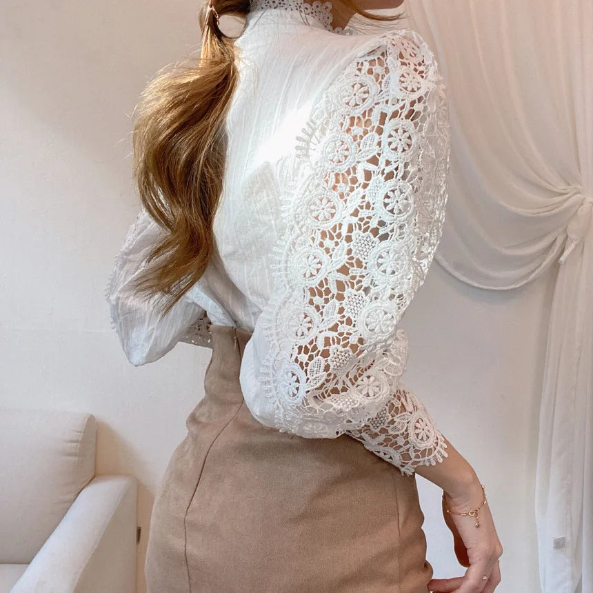 Alina Dames Kantblouse – Vintage-elegante blouse met holle mouwen en kraag