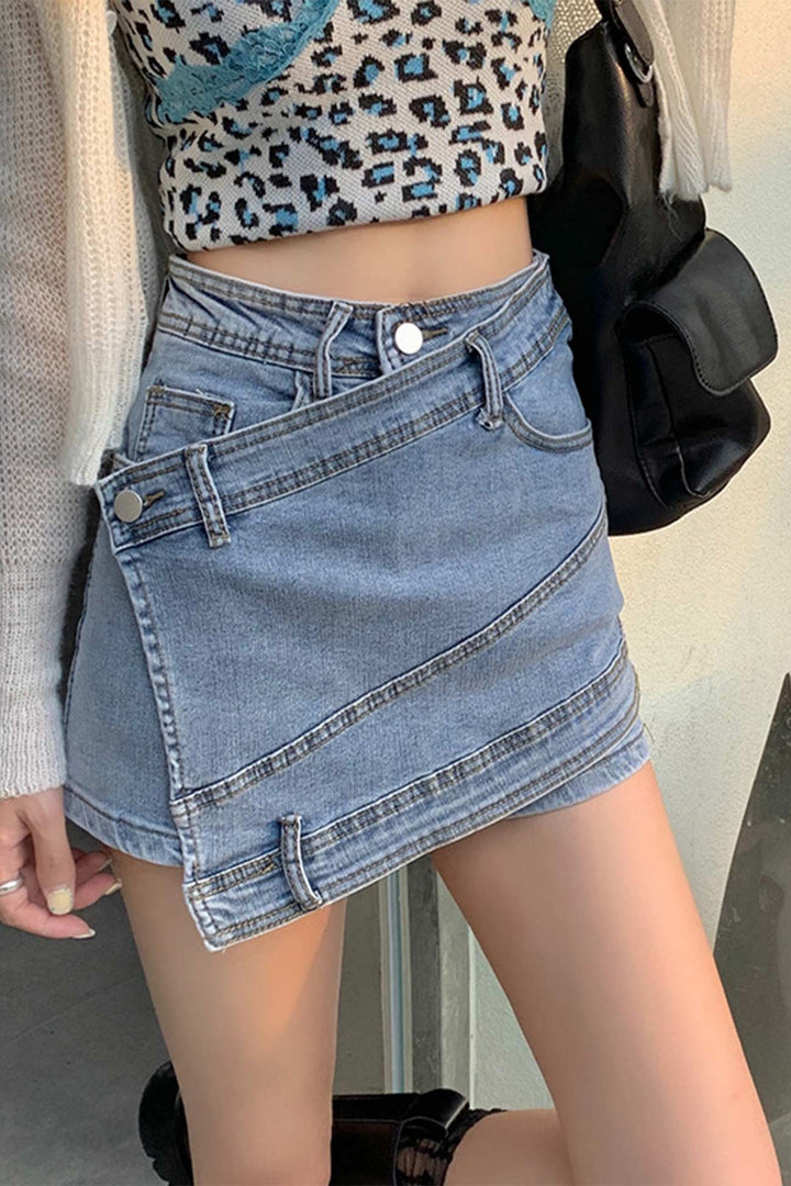 Isa – High-Waist Denim Skorts met Asymmetrisch Detail