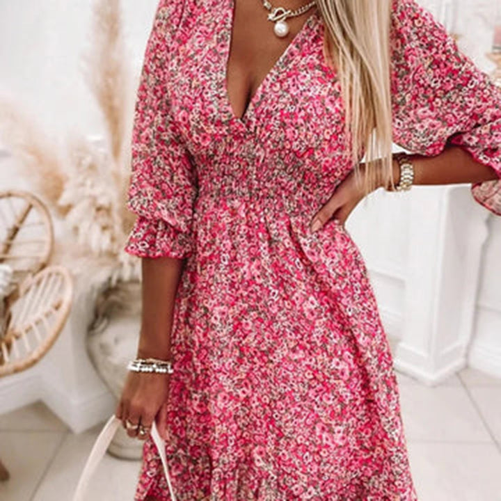 Midi zomerjurk met V-hals en korte mouwen voor een elegante zomerse look