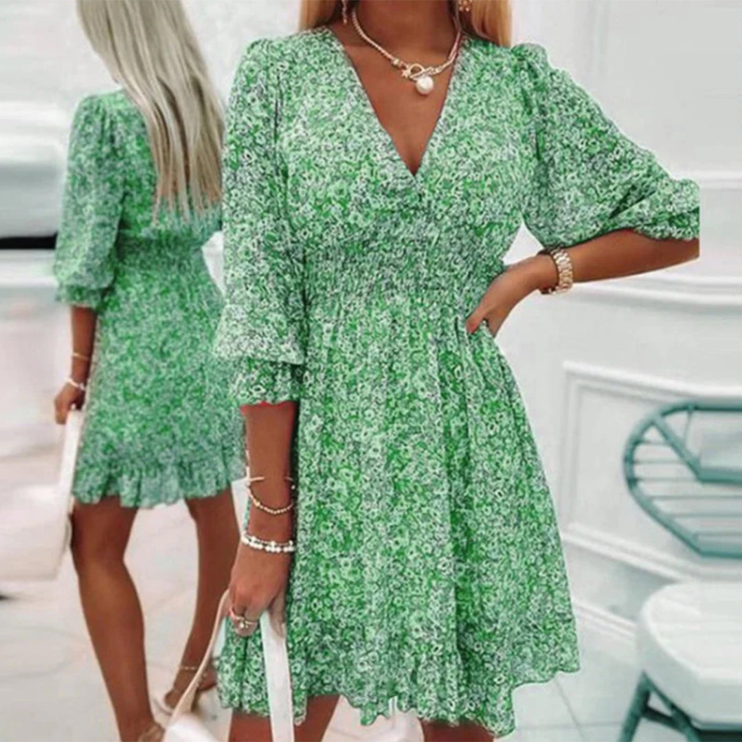 Midi zomerjurk met V-hals en korte mouwen voor een elegante zomerse look