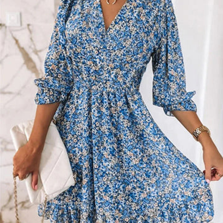 Midi zomerjurk met V-hals en korte mouwen voor een elegante zomerse look