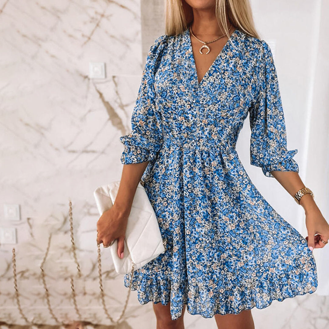 Midi zomerjurk met V-hals en korte mouwen voor een elegante zomerse look