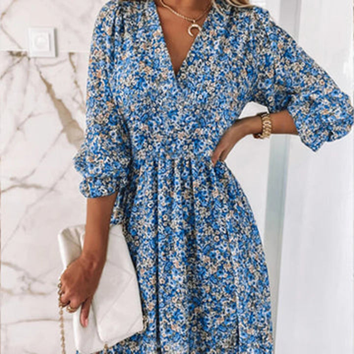 Midi zomerjurk met V-hals en korte mouwen voor een elegante zomerse look