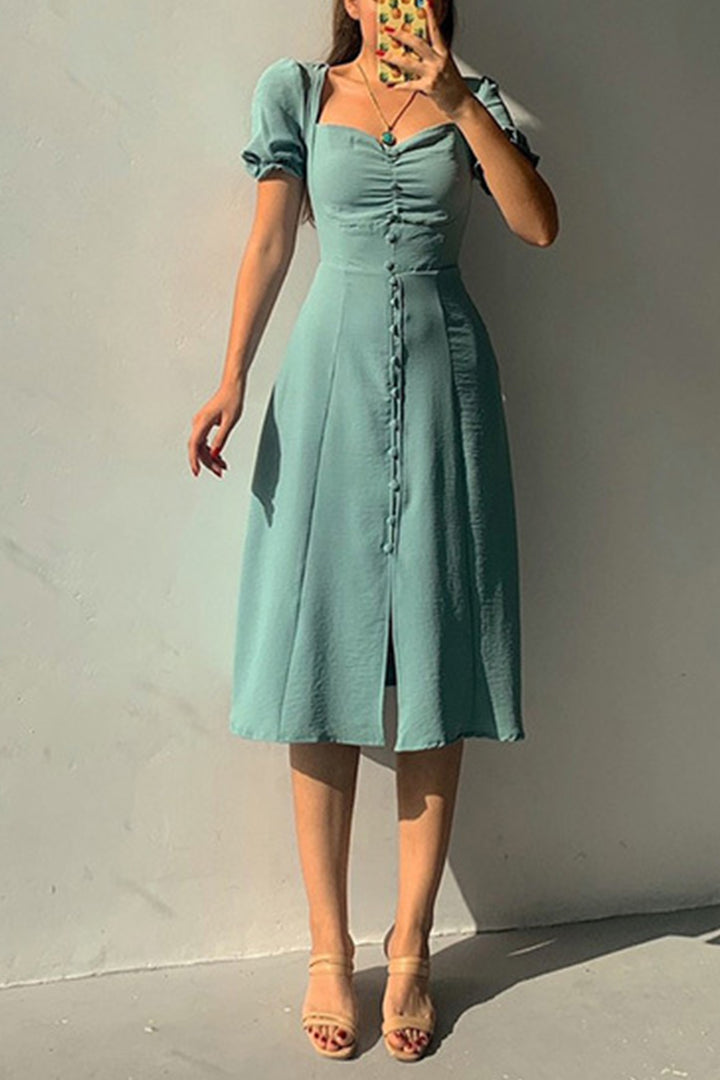 Linde – Midi Jurk met Pofmouwen en Knoopsluiting