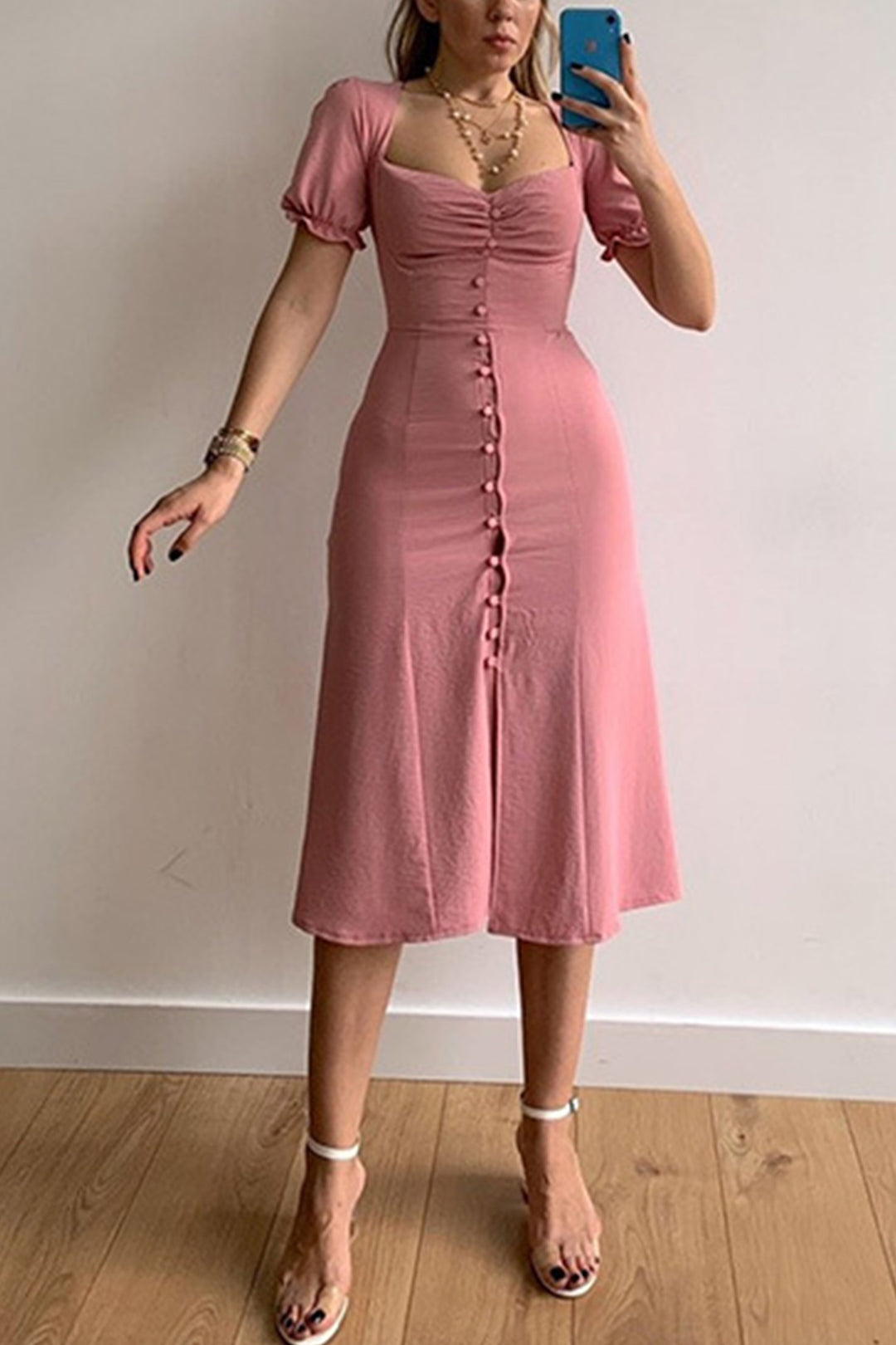 Linde – Midi Jurk met Pofmouwen en Knoopsluiting