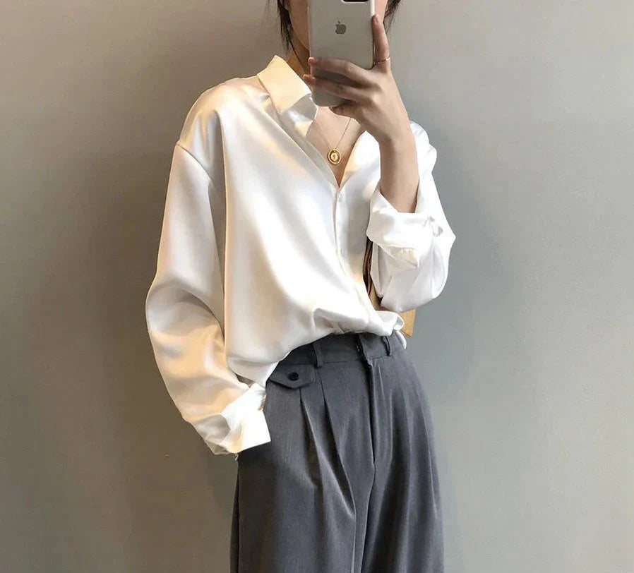 Elena Damesblouse – Zijdeachtige Blouse met Knoopsluiting en Lange Mouwen
