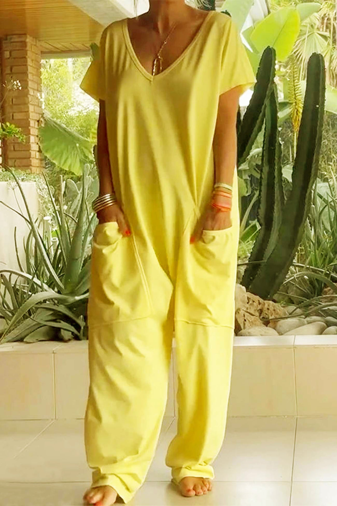 Sien – Baggy Jumpsuit met V-Hals en Zakken