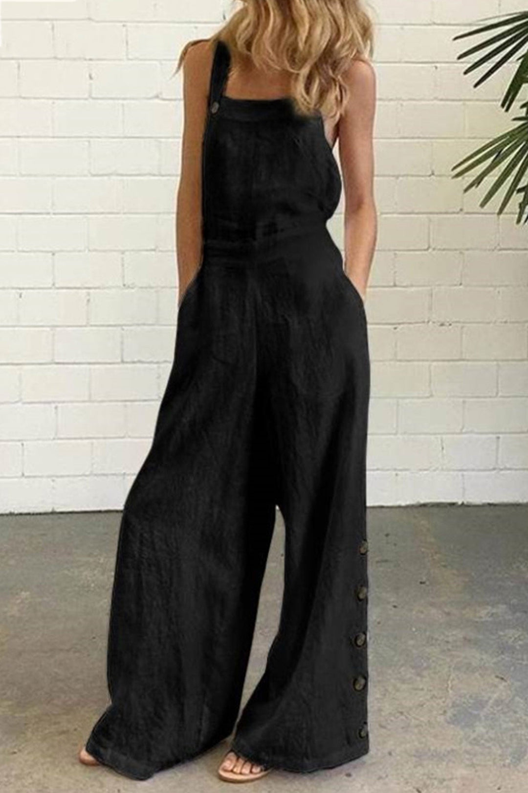 Tess – Mouwloze Jumpsuit met Knoopsluiting en Wijde Pijpen