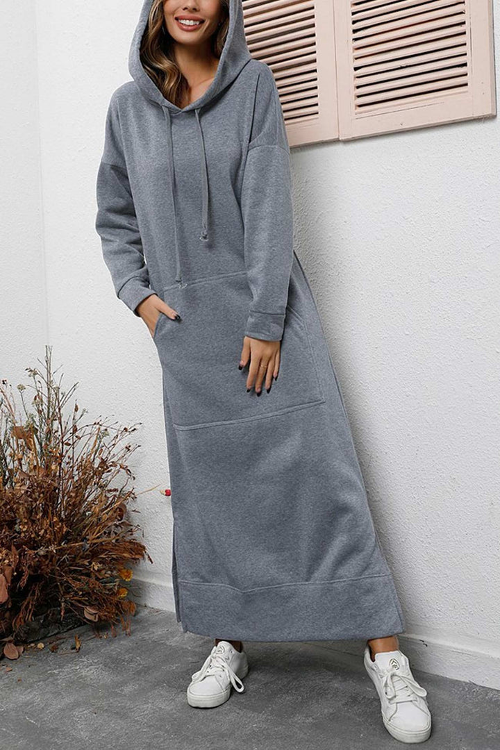 Saar – Hoodie Jurk met Grote Zak en Splitzoom
