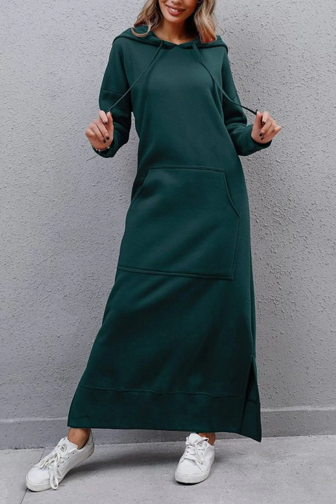 Saar – Hoodie Jurk met Grote Zak en Splitzoom
