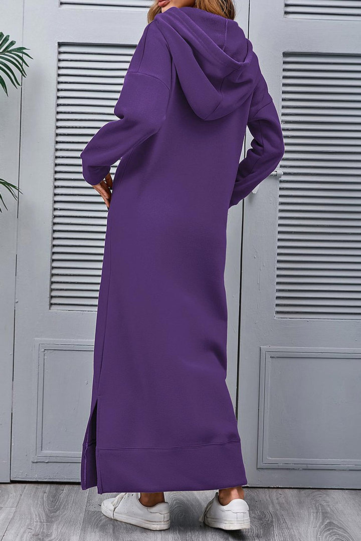 Saar – Hoodie Jurk met Grote Zak en Splitzoom
