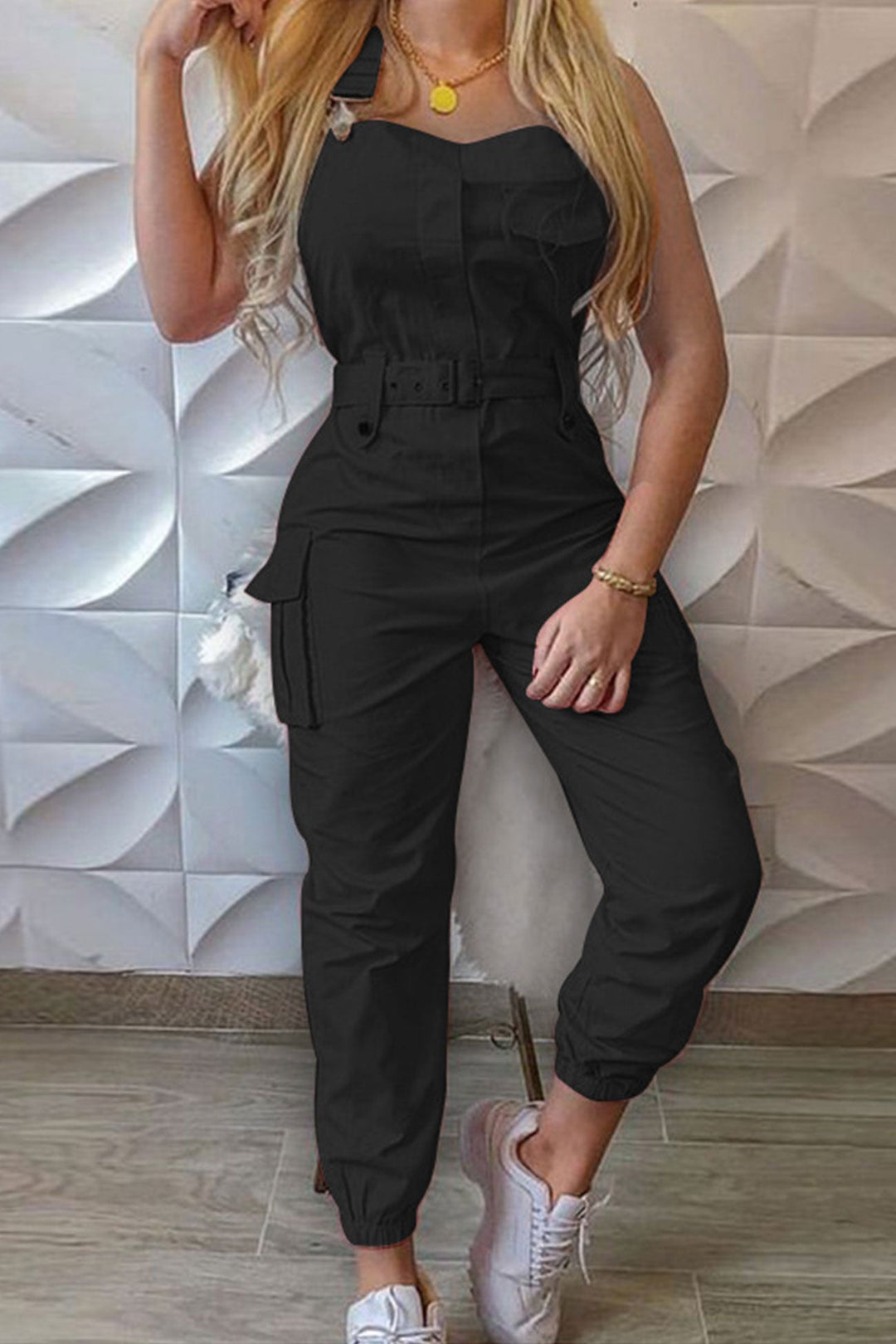 Noa – Mouwloze Cargo Jumpsuit met Ceintuur en Zakken