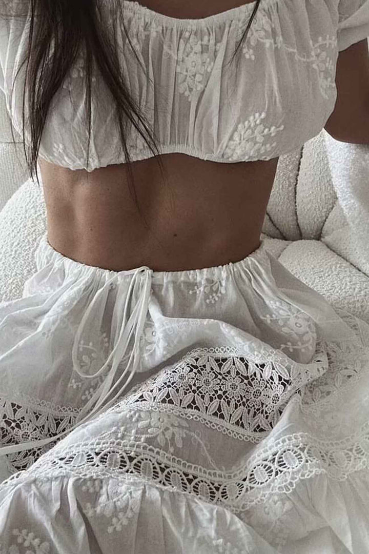 Yfke – Kanten Crop Top & Maxi Rok Set met Cut-Out Detail