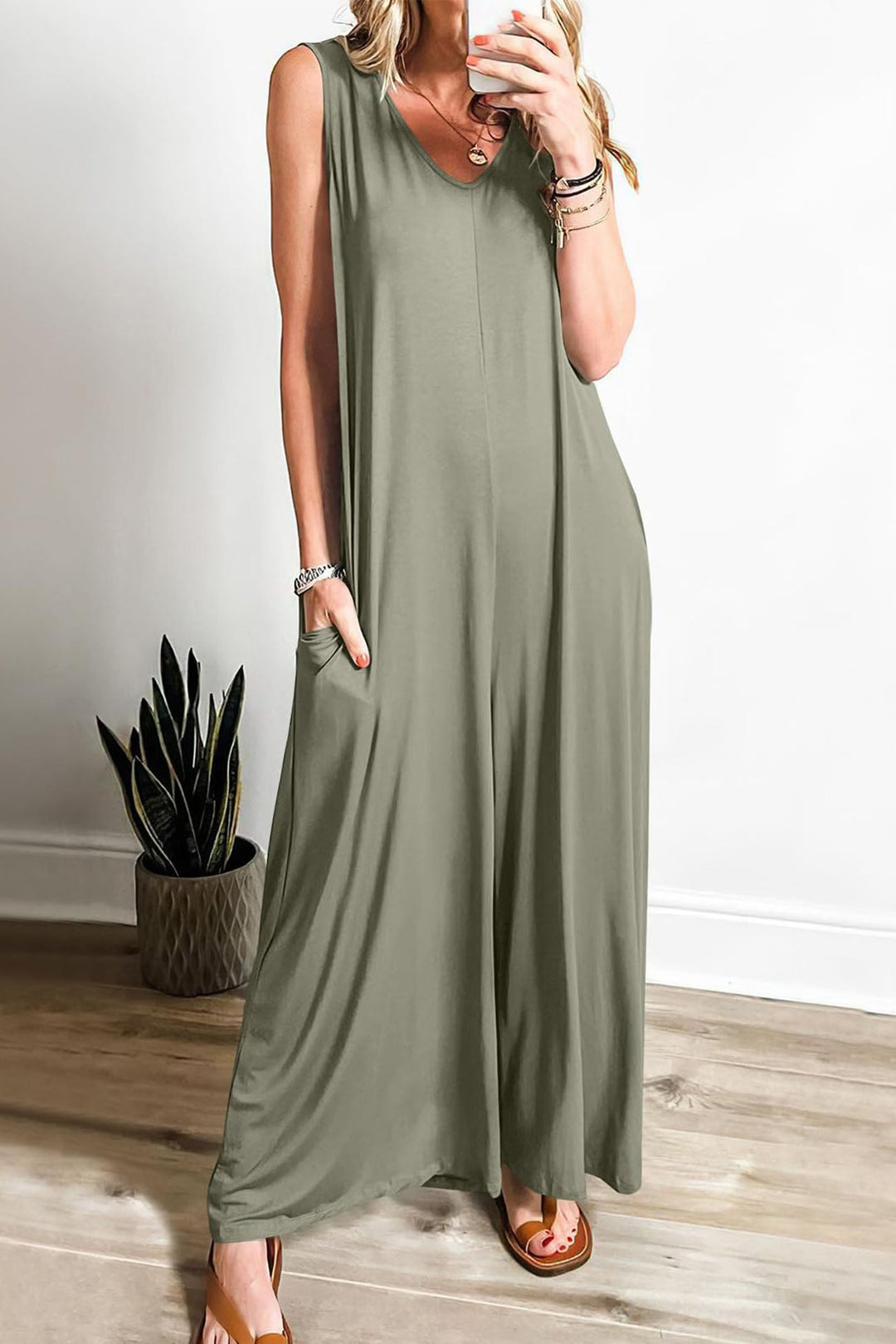 Floor – Mouwloze Jumpsuit met V-Hals en Wijde Pijpen