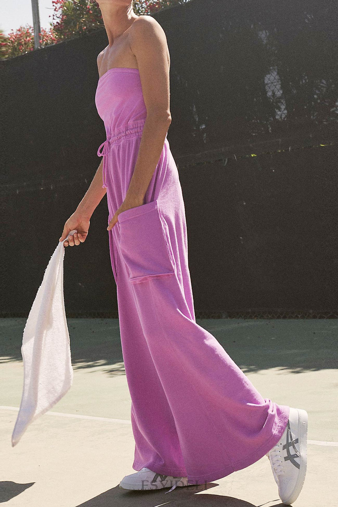 Lara – Strapless Jumpsuit met Strikceintuur en Wijde Pijpen