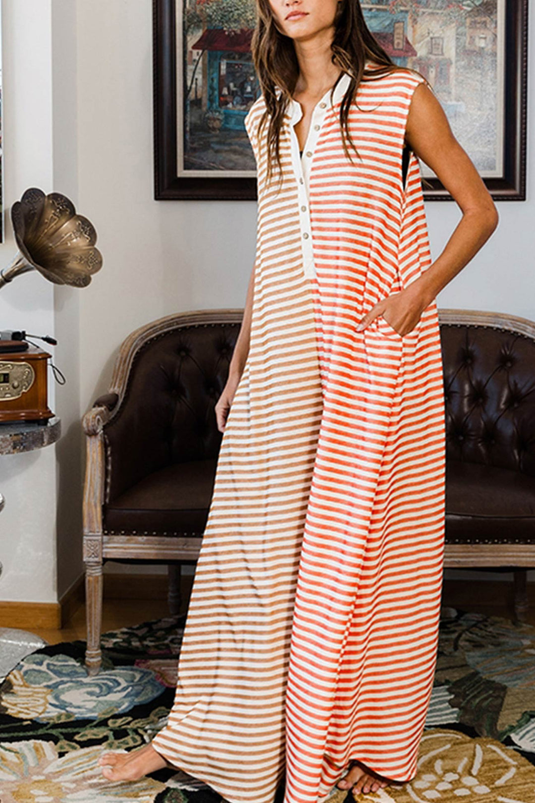 Féline – Gestreepte Oversized Jumpsuit met Knoopsluiting