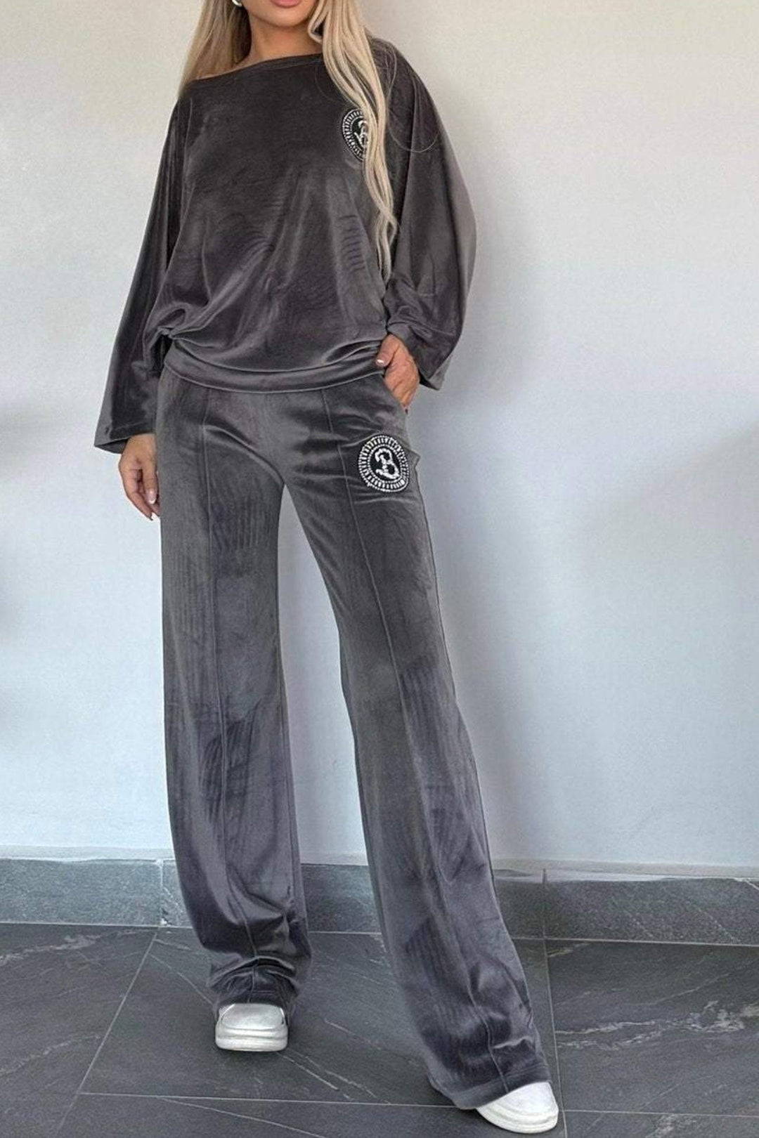 Lara – Suèdelook Two-Piece Set met Vleermuismouwen
