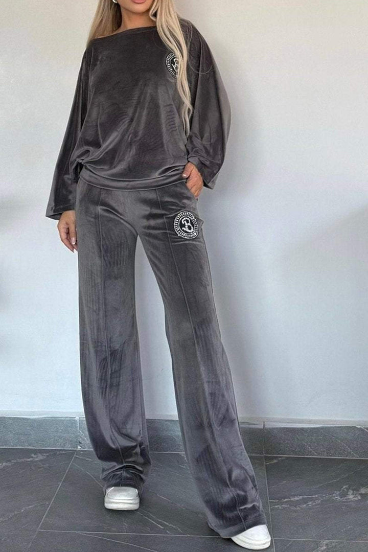 Lara – Suèdelook Two-Piece Set met Vleermuismouwen