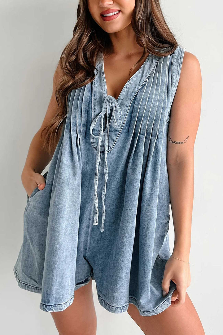 Bo – Mouwloze Denim Romper met Striksluiting en V-Hals