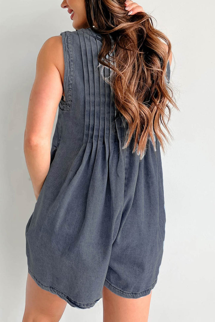 Bo – Mouwloze Denim Romper met Striksluiting en V-Hals