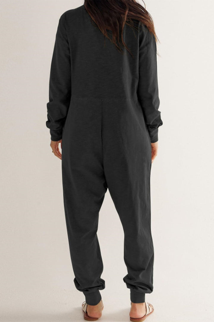 Sofie – Jumpsuit met V-Hals, Lage Schouders en Lange Mouwen