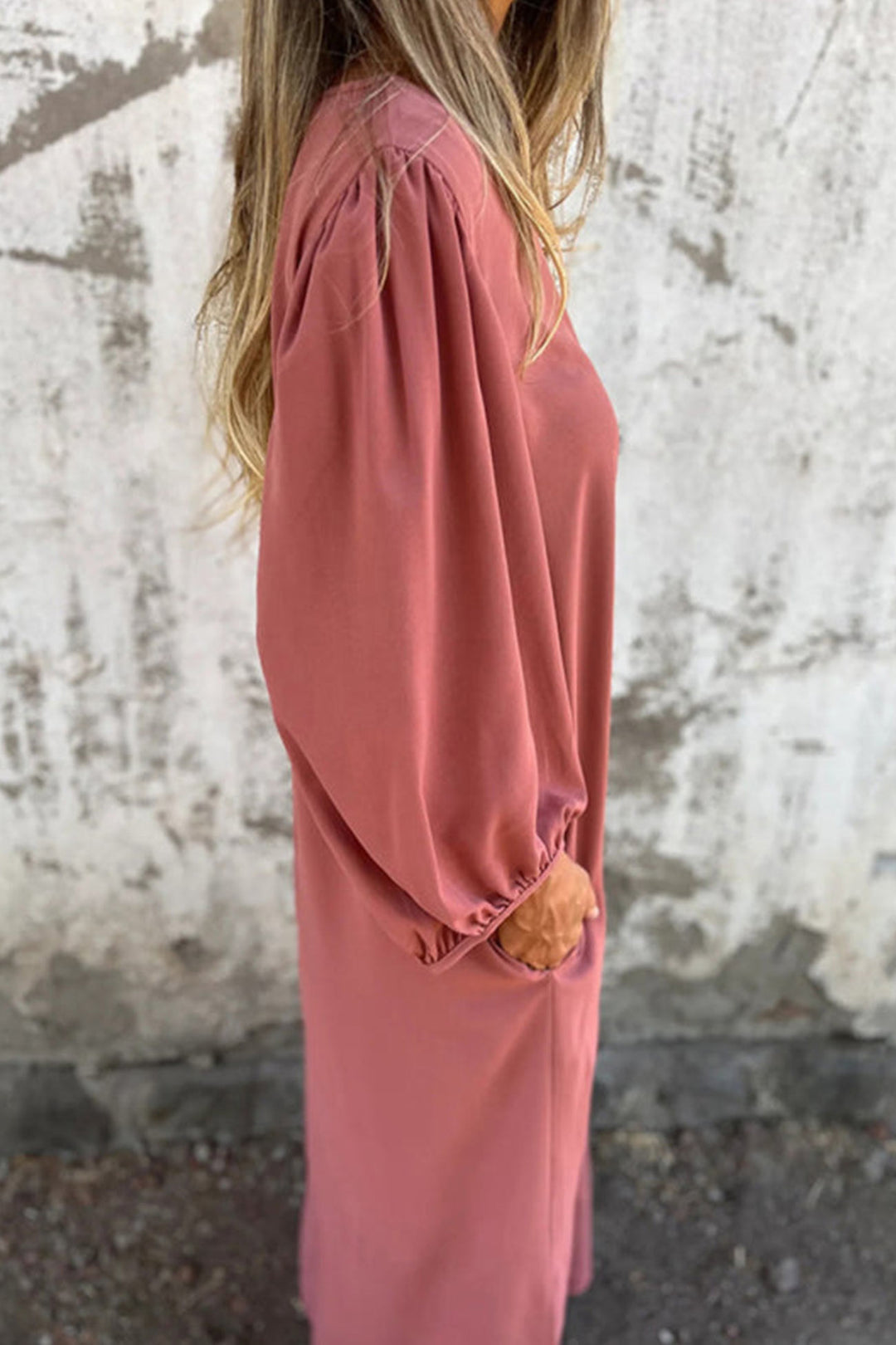 Jinte – Maxi Jurk met V-Hals en Ballonmouwen